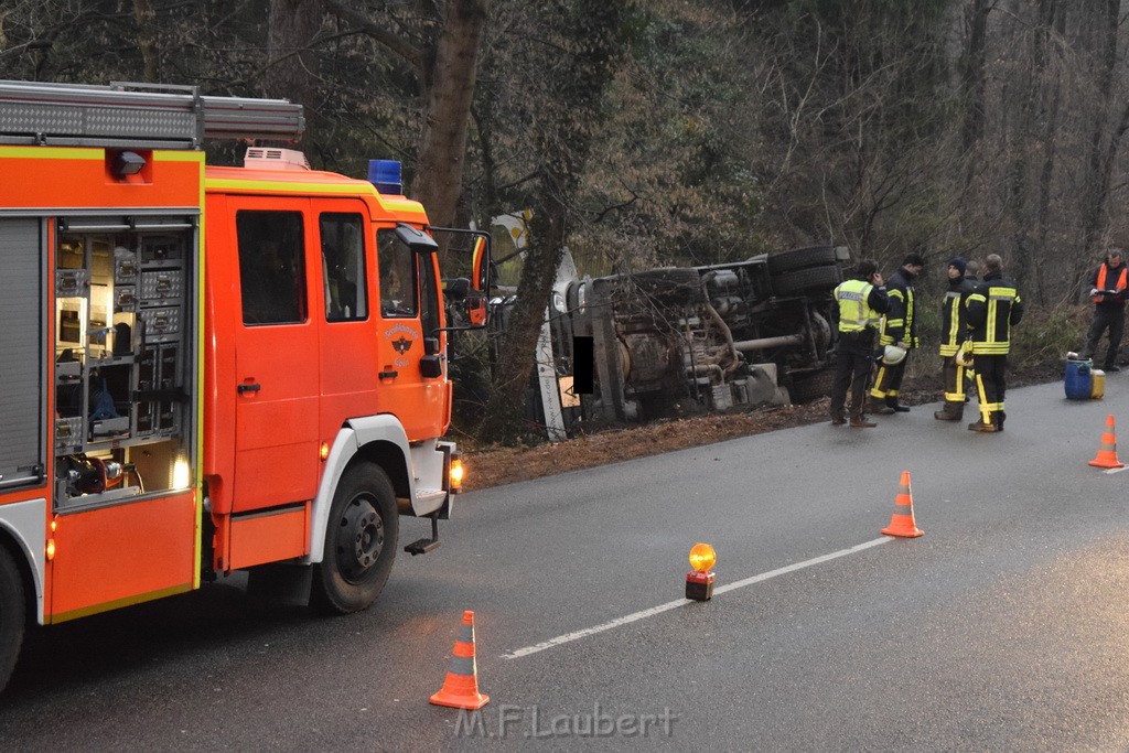 Container LKW umgestuerzt Koeln Brueck Bruecker- Dellbruecker Mauspfad P040.JPG - Miklos Laubert